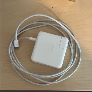 Apple White MacBook 61W Laptop USB-C Charger